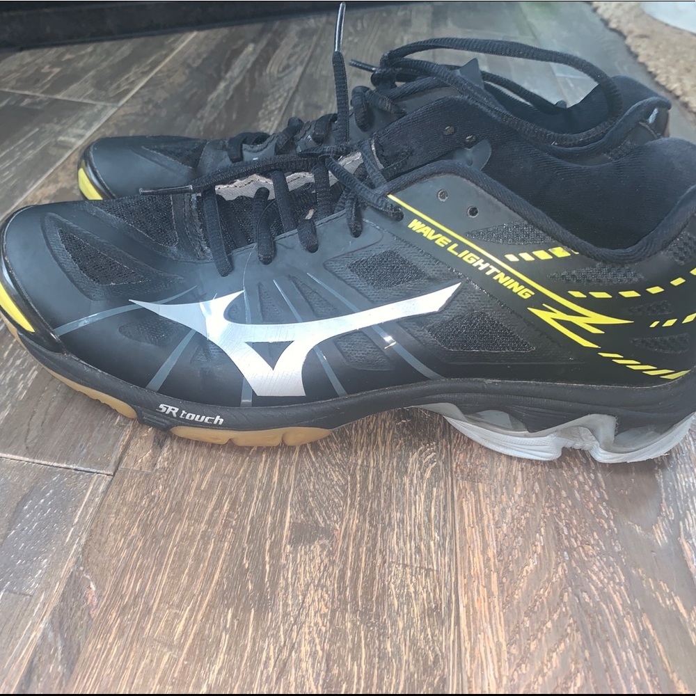 Womens  Mizuno Wave Lightning Volleyball Shoes